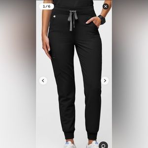 Figs Zamora jogger scrub pants. Black size medium tall